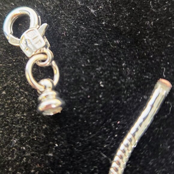 Handmade Mixed Metal Bumblebee Charm Bracelet - Picture 5 of 6